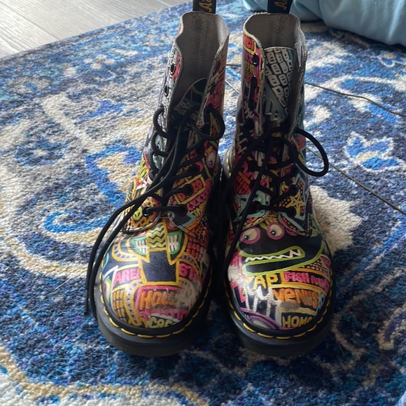 Dr. Martens size 6 limited edition excellent condition - Picture 4 of 6
